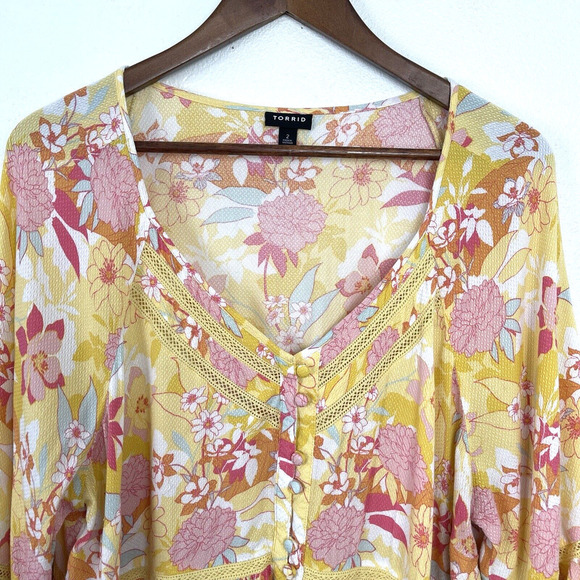 Torrid Peasant Blouse Top Womens Plus Size 2X Yellow Floral Boho Crochet Lace - Picture 2 of 9